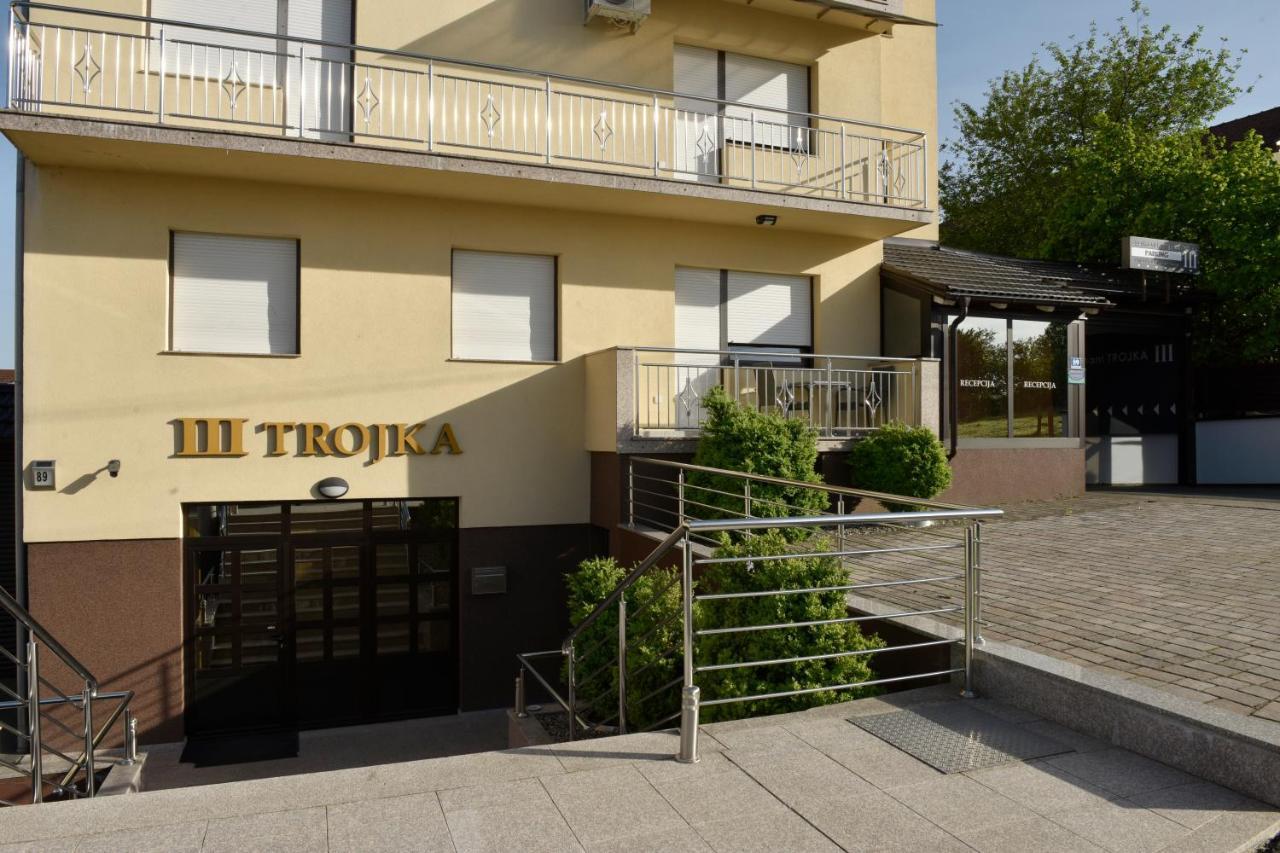 Apartmani I Bungalovi Trojka Μπάνια Λούκα Εξωτερικό φωτογραφία