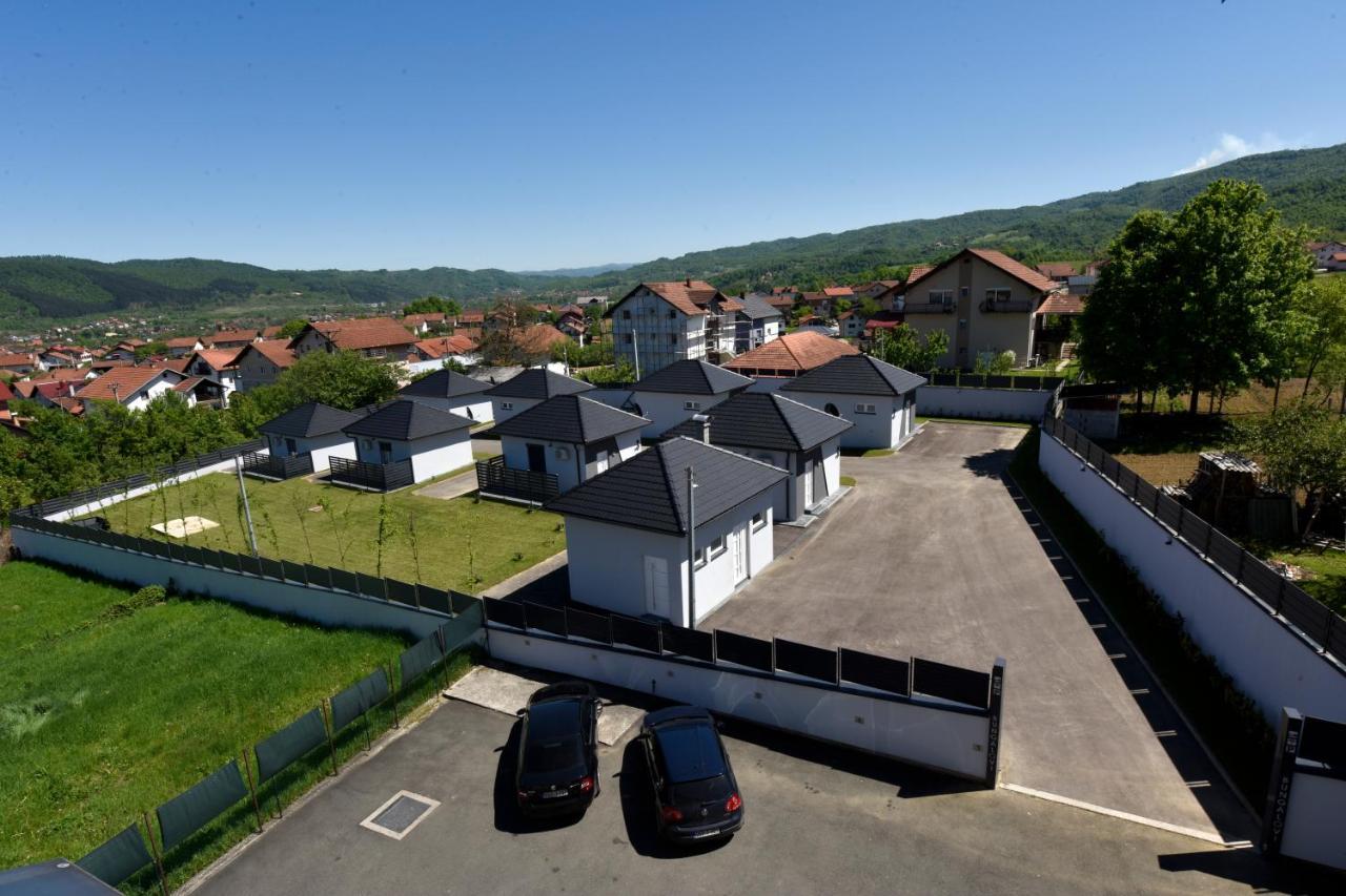 Apartmani I Bungalovi Trojka Μπάνια Λούκα Εξωτερικό φωτογραφία