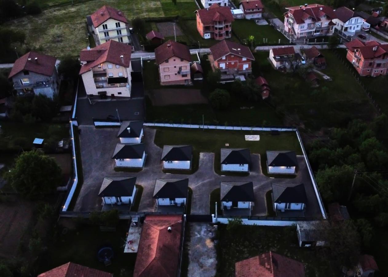 Apartmani I Bungalovi Trojka Μπάνια Λούκα Εξωτερικό φωτογραφία