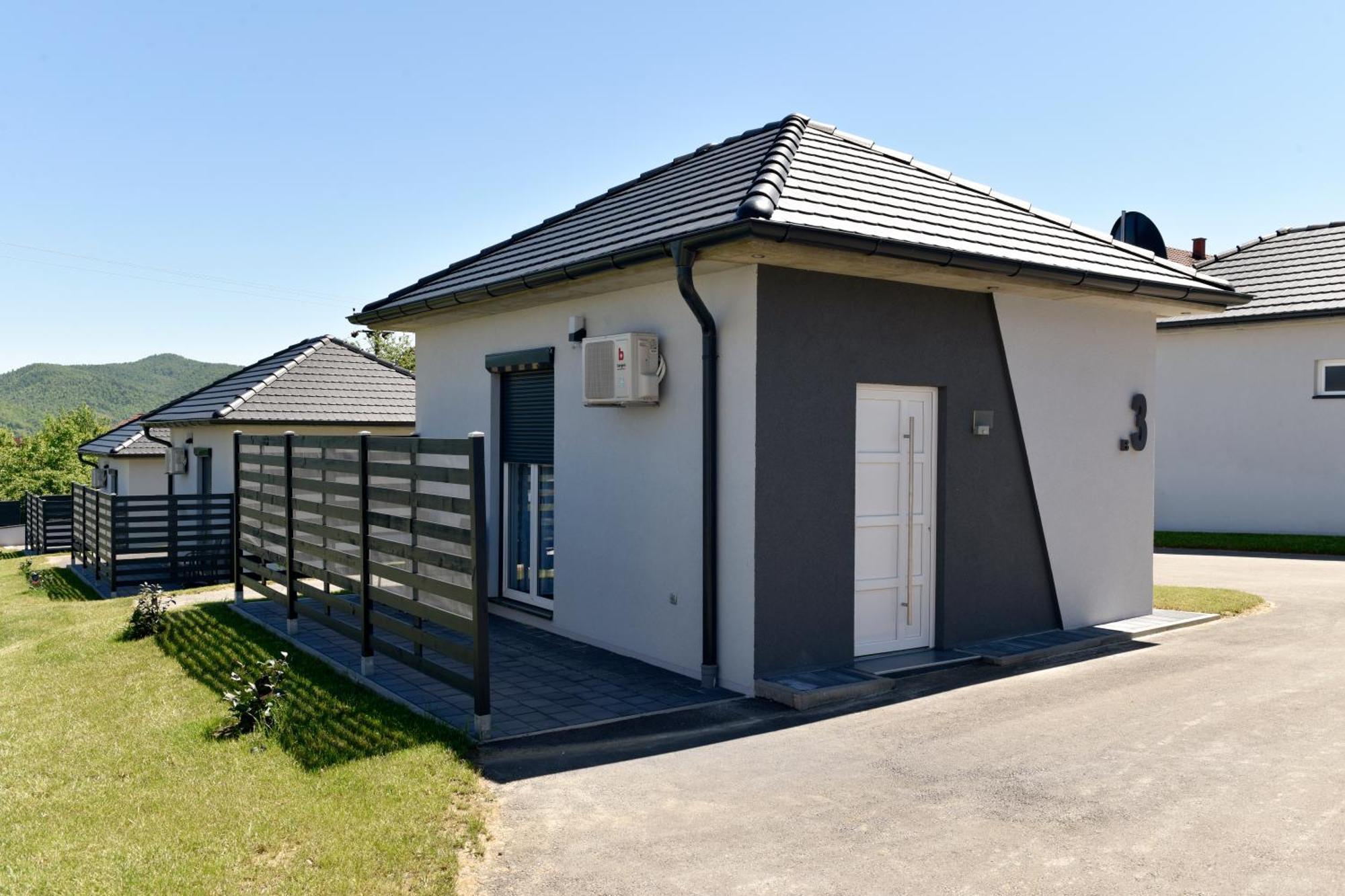 Apartmani I Bungalovi Trojka Μπάνια Λούκα Δωμάτιο φωτογραφία